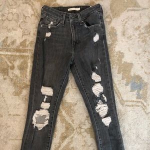 Levi’s 721 High Rise Jeans